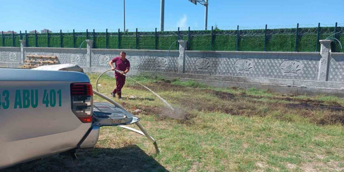Gediz’de elektrik telleri tarla yangınına sebep oldu
