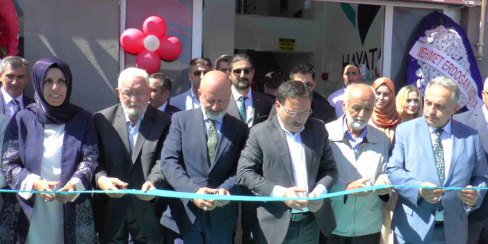 Hayata Dokunanlar Derneği, ihtiyaç sahiplerinin yanında