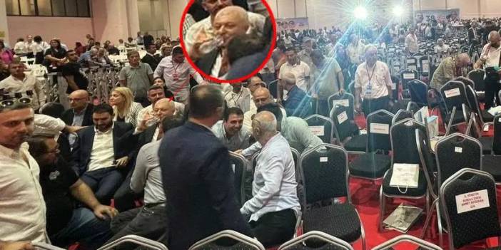 Tuncay Özkan, CHP İzmir İl Kongresi'nde çıkan kavgayı suyunu yudumlayarak ve gülerek izledi