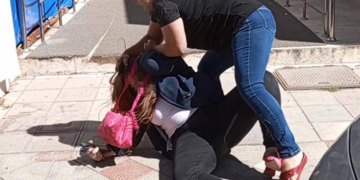 Afyonkarahisar'da teyze yeğen kavgasında ortalık savaş alanına döndü!