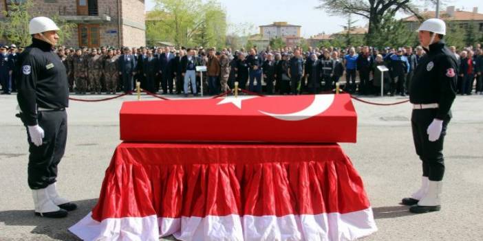 Şehit özel harekat polisi, memleketi Erzurum’da gözyaşları ile son yolculuğuna uğurlandı