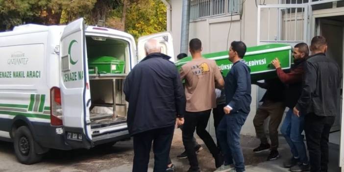 13 yaşındaki çocuk feci şekilde can verdi! Yolun karşısına geçmek isterken hızla gelen otomobilin altında kaldı!