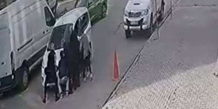 Bitlis’te aracın altında kalan 5 yaşındaki çocuğun imdadına vatandaşlar koştu!