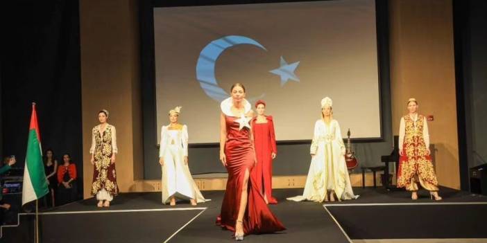 Cumhuriyet'in 100. yılında Dubai’de sergilenen Türk kıyafetleri göz doldurdu!