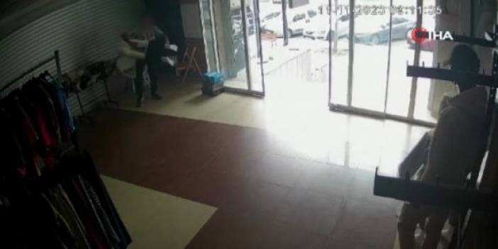 Esenyurt’ta mağazadaki mankeni soyundurdu, kıyafetleri üzerine giyip kayıplara karıştı!