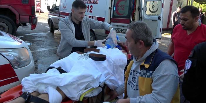 Bartın'da köy yolunda kontrolden çıkan minibüs kaza yaptı! Ölü ve yaralılar var!