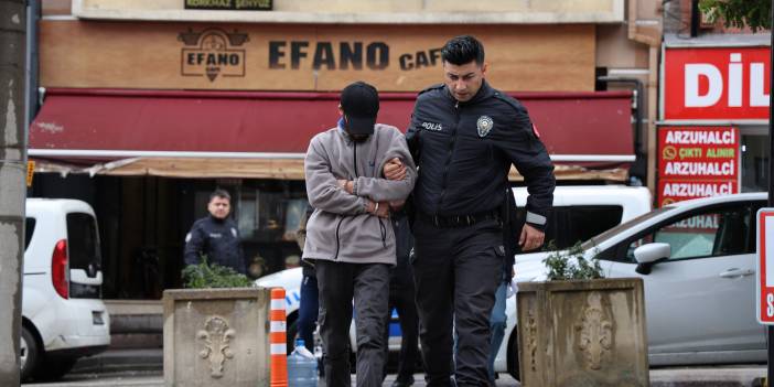 Park halindeki araçların tek tek lastiklerini patlattı!