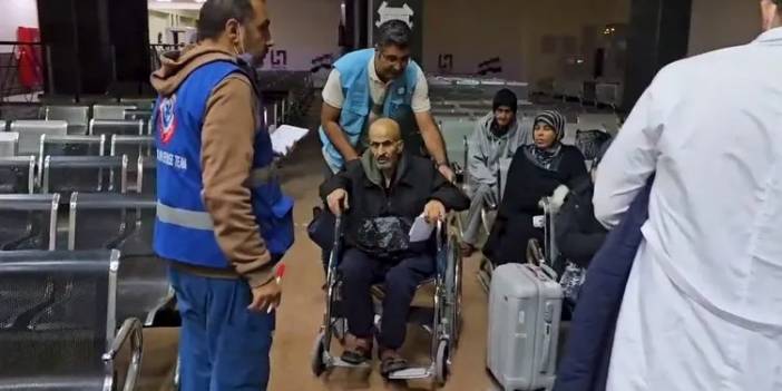 Fahrettin Koca, Gazze’den 61 hastanın daha Türkiye’ye getirileceğini açıkladı