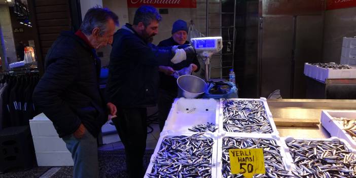 Fırtına hamsi fiyatlarını da vurdu! Hamsi kaç TL'den satılıyor?