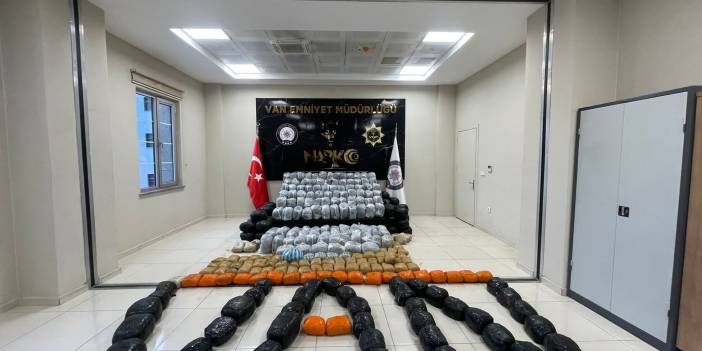 Van’da büyük operasyon! Tam 1 ton 150 gram toz esrar ele geçirildi!