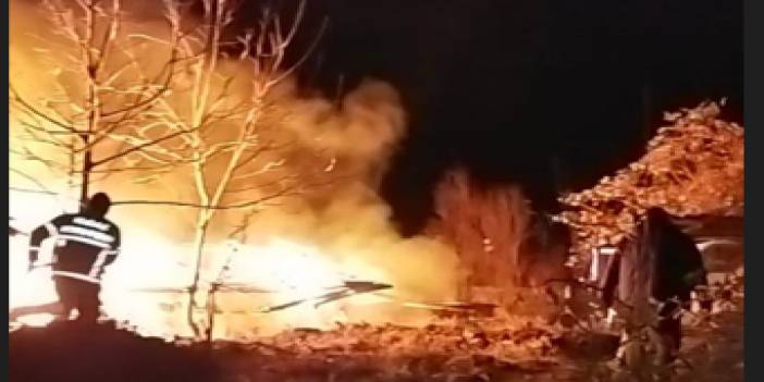 Sosyal medyada canlı yayını açıp 'Şu an evimi yakıyorum' diyerek evini ateşe verdi