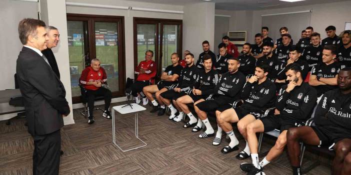 Beşiktaş'ın yeni yöneticileri Feyyaz Uçar ile Samet Aybaba, Ümraniye Nevzat Demir tesislerinde futbolcularla buluştu