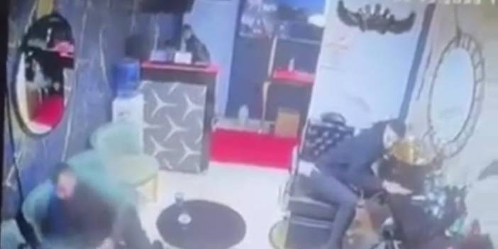 İzmir'de eli silahlı şahıs berberi bastı!