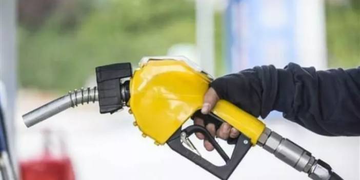 Araç kullanıcılarına bir sevindirici haber daha! Motorine arka arkaya ikinci indirim, İşte İstanbul Ankara ve İzmir akaryakıt fiyatları
