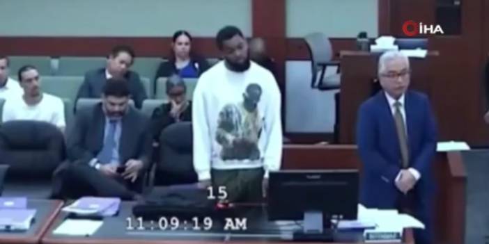 Dünya bu olay görüntüyü konuşuyor! Mahkeme kürsüsüne atlayarak yargıcı darp etti!