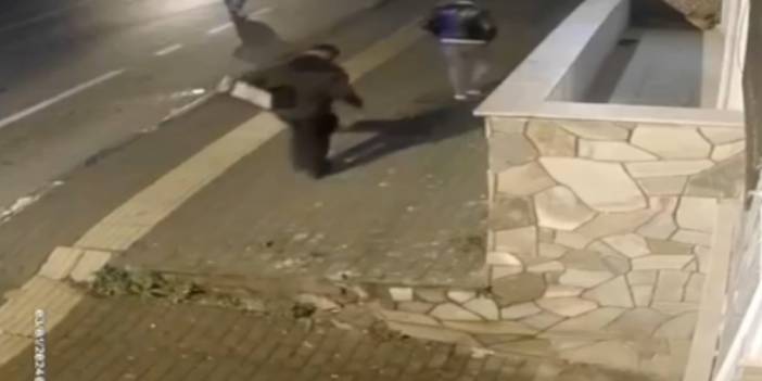 Utanmaz hırsızlar binanın önündeki mazgala gözünü dikti!