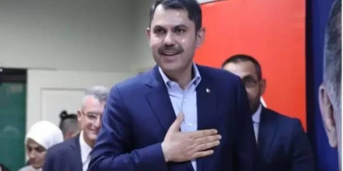 Murat Kurum seçim çalışmalarının ilk startını sabah namazı ile Eyüpsultan Camii'nde verdi