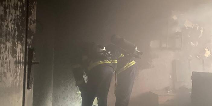 Silikon tabancasından çıkan yangın evi küle çevirdi! 1 çocuk içeride mahsur kaldı!