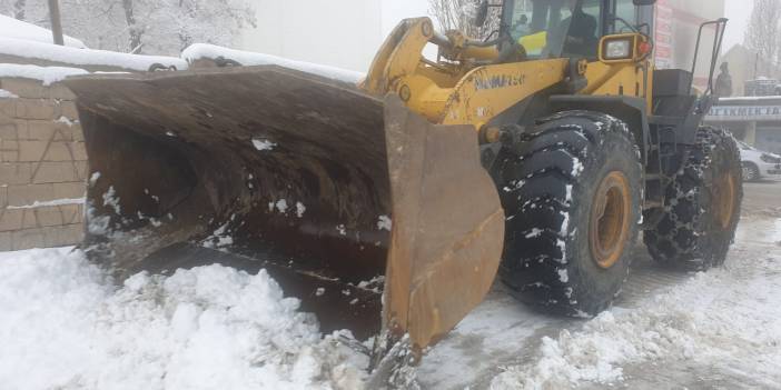 Doğuda kar esareti! Van’ın Başkale ilçesinde 48 yerleşim yerinin yolu kapandı!