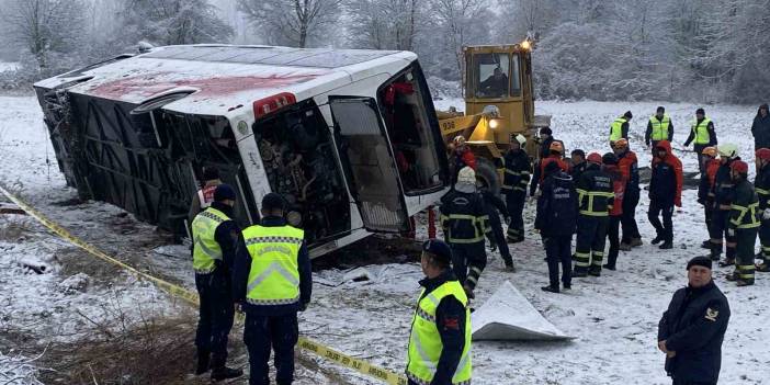 Kastamonu’da feci yolcu otobüsü kazası: Yoldan çıkan araç tarlaya uçarak yan yattı