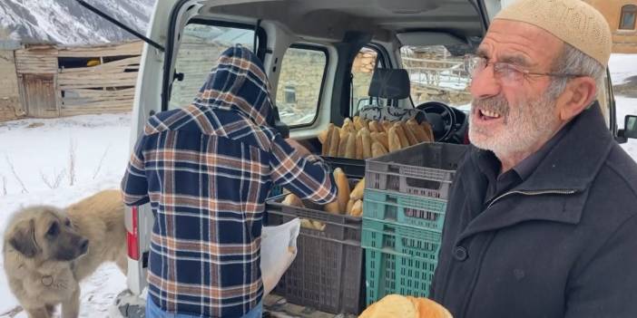 Bayburtlu fırıncı, karla kaplı yollara rağmen köylere ekmek taşıyor