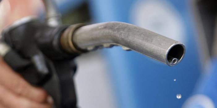 Araç sahipleri ne yapacağını şaşırdı! Akaryakıta zamlar yağmur gibi geliyor, Akaryakıta üç gün üst üste üçüncü zam