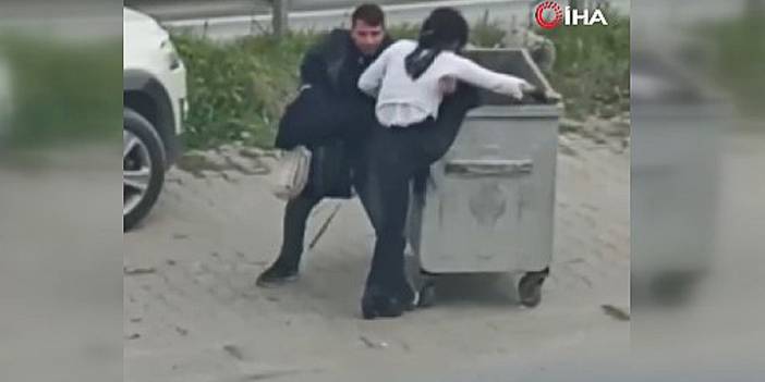 İstanbul'da ilginç anlar: Alkollü kadın önce ağladı sonra çöp konteynerine girmeye çalıştı