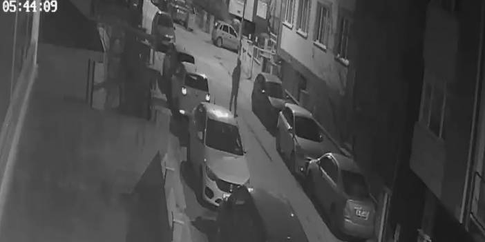 Eskişehir’de vatandaşları bezdiren olay! Elindeki cisimle park halindeki arabaları tek tek çizdi!