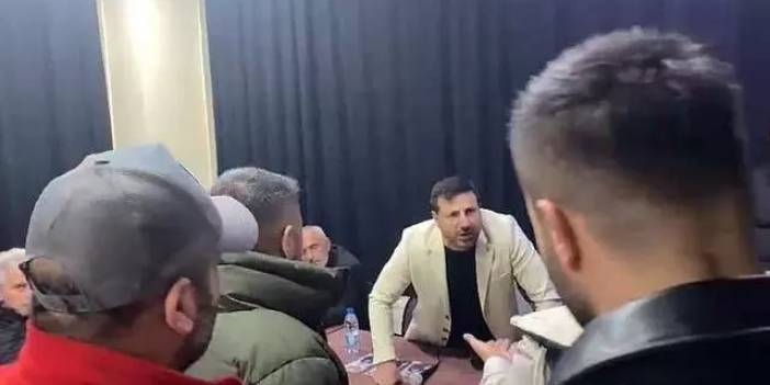 Davut Güloğlu'ndan skandal hareket! Kendisine soru soran vatandaşa mikrofon fırlattı, üzerine yürüdü