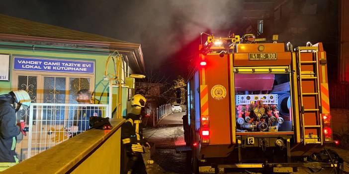 Kocaeli’de korkutan yangın! Camide çıkan yangın vatandaşları sokağa döktü!