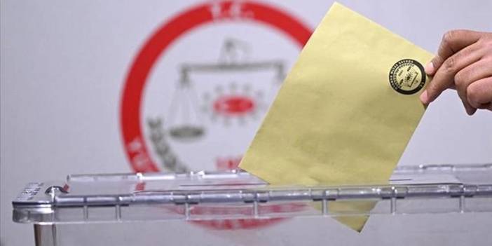 Türkiye, 5 yıl boyunca görev yapacak yerel yöneticileri seçmek için sandık başında: Oy verme işlemi başladı