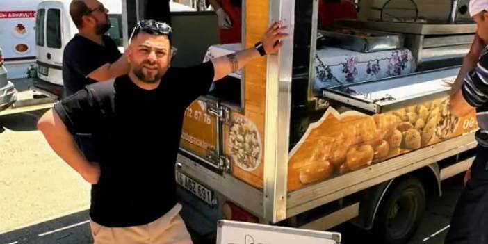 Eşinden boşanan genç, vatandaşlara lokma dağıttı, Lokma arabasının önüne bakın ne yazdı!