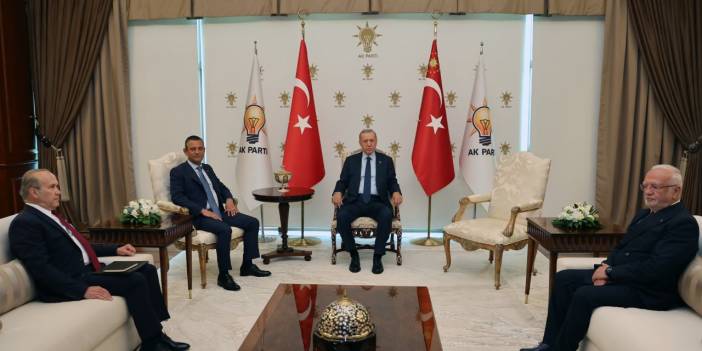 Türkiye'nin gündemine oturmuştu! Cumhurbaşkanı Erdoğan ve Özgür Özel görüşmesinde ki boş koltuğun detayları belli oldu