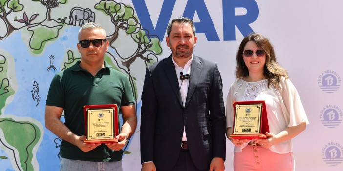 Tuzla Belediyesi, dünya çevre gününde bitkisel yağ atık toplamada dereceye girenler ödüllendirdi: İşte ödül alan öğrenciler