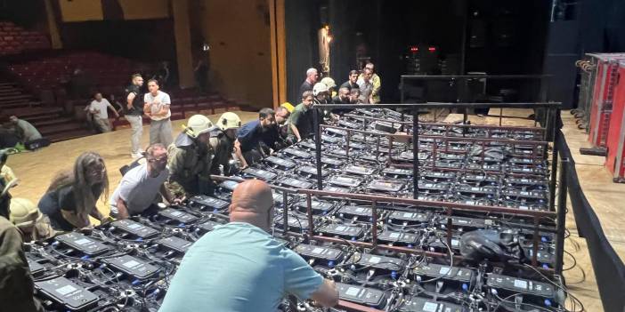 Şişli’de korkunç olay! Mezuniyet kutlaması sırasında dev ekranın altında kaldılar!