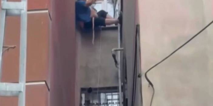 İstanbul Kağıthane'de akıl almaz olay: Çatıdan düşen adam havada asılı kaldı!