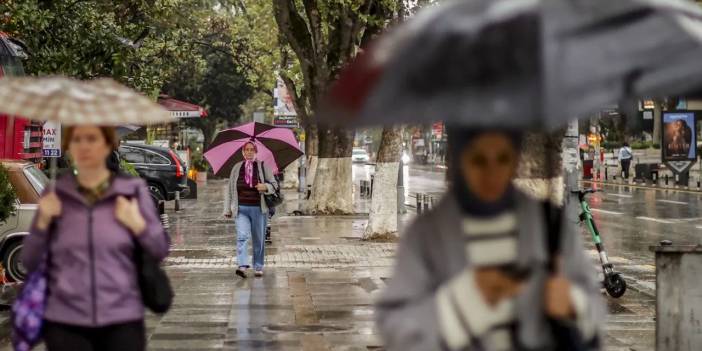 Bugün hava buz kesecek! Sağanak yağış başladı