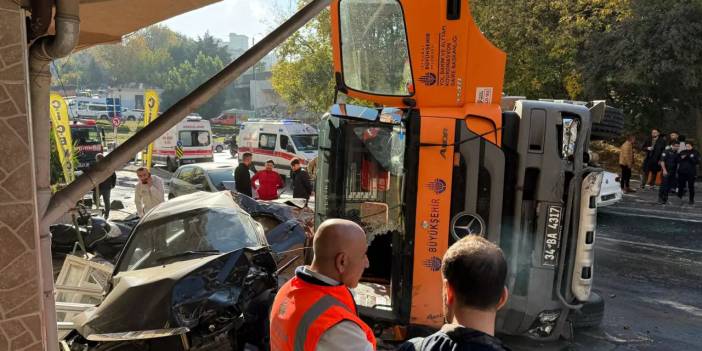 İBB'ye bağlı İSTAÇ aracı dehşet saçtı: Onlarca aracı biçti geçti!