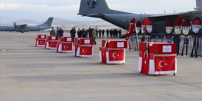 Isparta'da acı veda: Helikopter kazasında şehit olan askerler memleketlerine uğurlandı