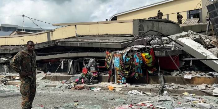 Dünya sallanmaya devam ediyor: Vanuatu'daki 7,3 büyüklüğündeki depremde ölü sayısı artıyor!