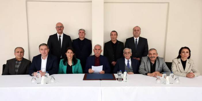 Son dakika! Abdullah Öcalan'dan tarihi çağrı: "Tüm gruplar silah bırakmalı ve PKK kendini feshetmelidir''