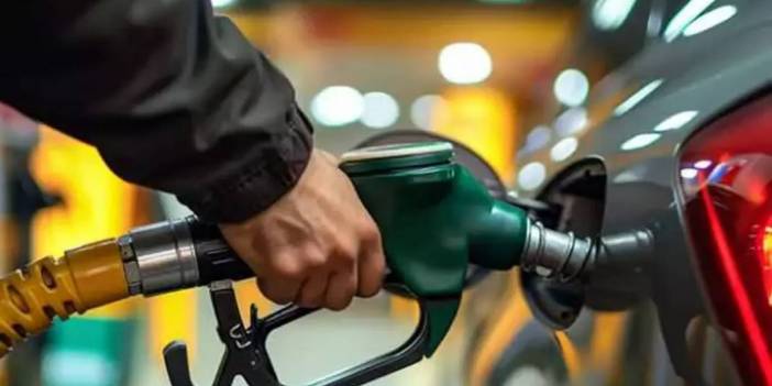 Akaryakıtta tabela yine değişti: Benzine zam geldi!