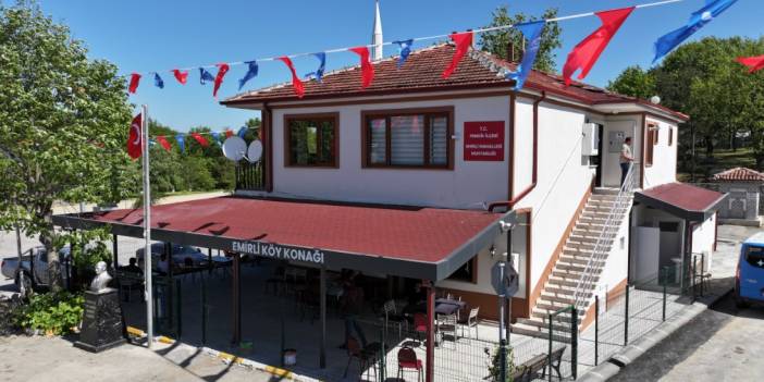 Yenilenen Emirli Köy Konağı Hıdırellez Şenlikleri’yle birlikte açıldı