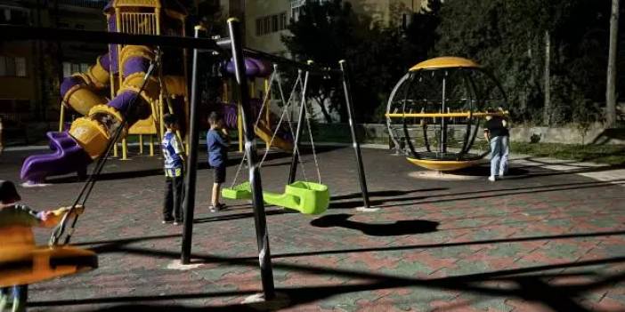 Çocuk parkında yürekler ağıza geldi: Arkadaşlarıyla oyun oynayan 12 yaşındaki çocuğun kalbi durdu!