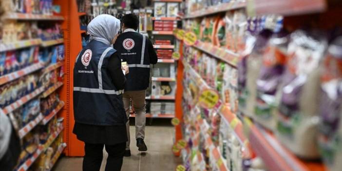 Bakanlık piyasadaki fahiş fiyatlarla mücadeleyi sürdürüyor: Cezadan kaçamadılar, 49,791 firmaya 1,5 milyar TL ceza kesildi!