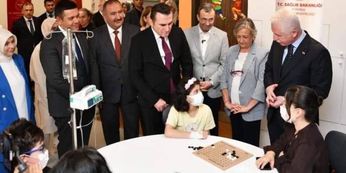 Vali Davut Gül, Pendik’te Yenilenen Hastane Sınıfını Hizmete Açtı..