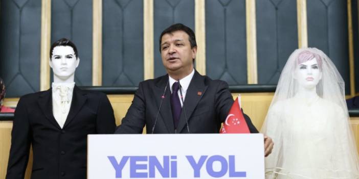 TBMM'de dikkat çeken protesto: Kürsüye gelin ve damat mankeniyle çıktı!