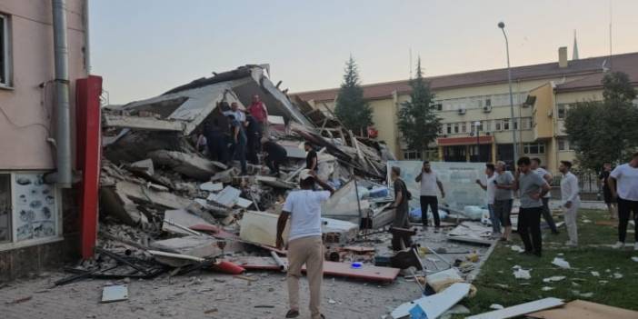 Son Dakika! Balıkesir sındırgı merkezli 6.1 şiddetinde deprem meydana geldi: yıkılan binalar var