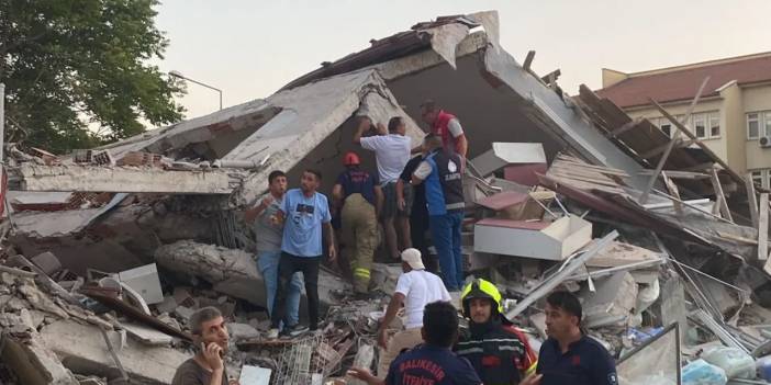 Bakan Tunç'tan açıklama: Sındırgıda'daki depremde yıkılan binayla ilgili soruşturma başlatıldı!
