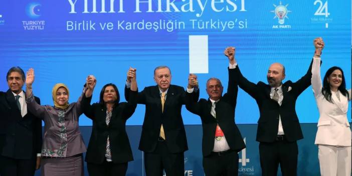 Ak Parti'ye transfer yağmuru: Biri büyükşehir 4 belediye başkanı daha AK Parti'ye geçiyor!